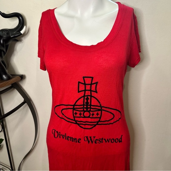 Designer Red Space Planet Graphic Top - Picture 2 of 4